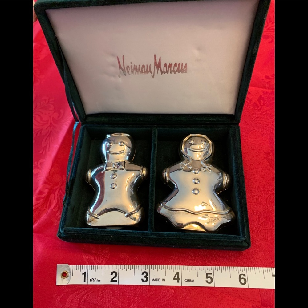 Neiman Marcus Silverplate Salt/Pepper Shakers. EUC